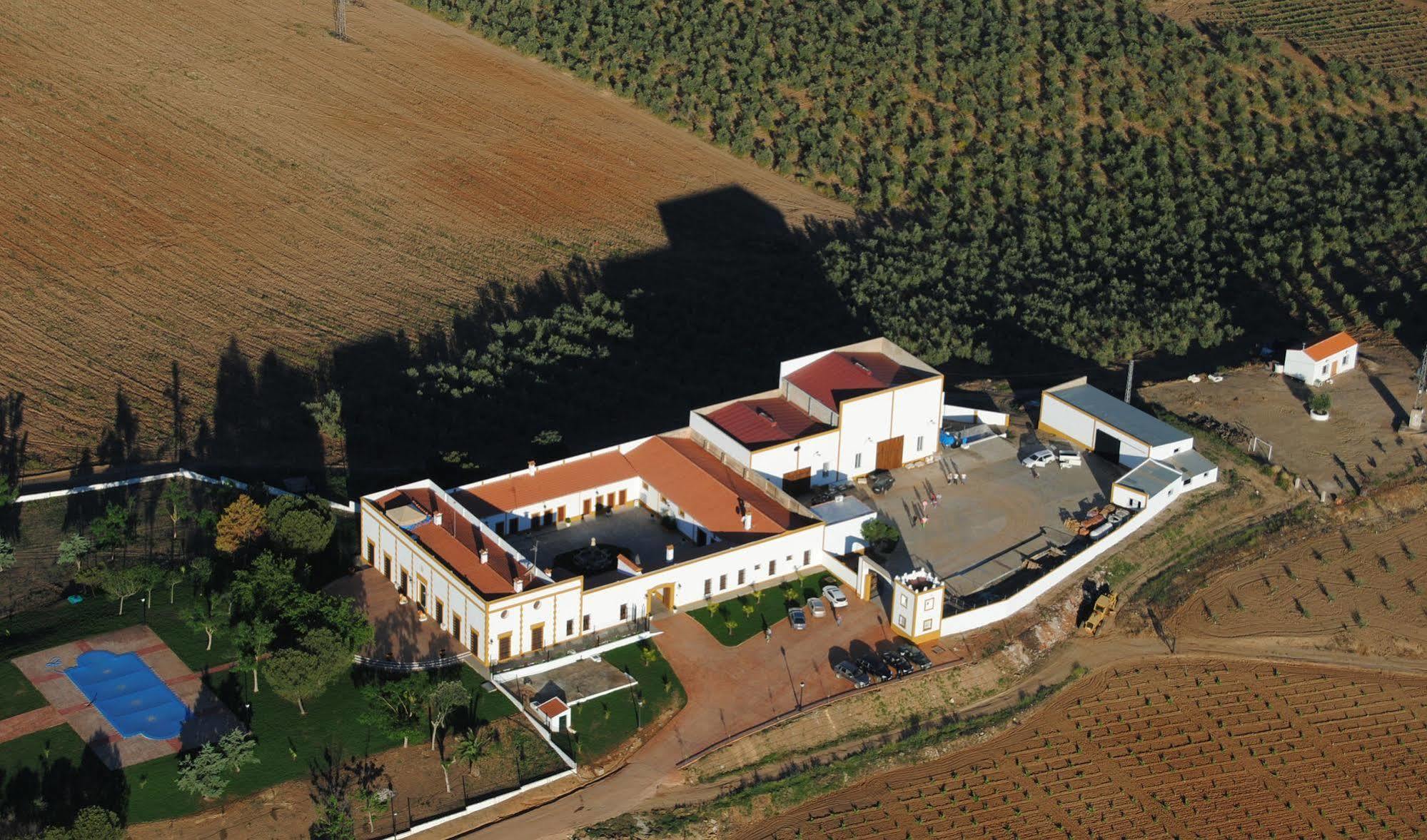 Hotel Bodega El Moral Ribera del Fresno Exterior photo